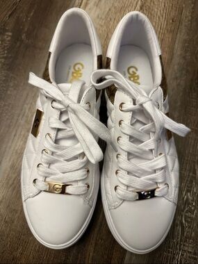 Like New- G by Guess White Quilted Lace-Up Sneakers